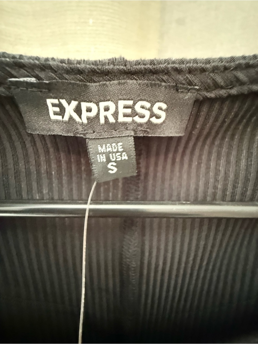 Express Black Puff-Sleeve Ribbed Top - Picture 4 of 5